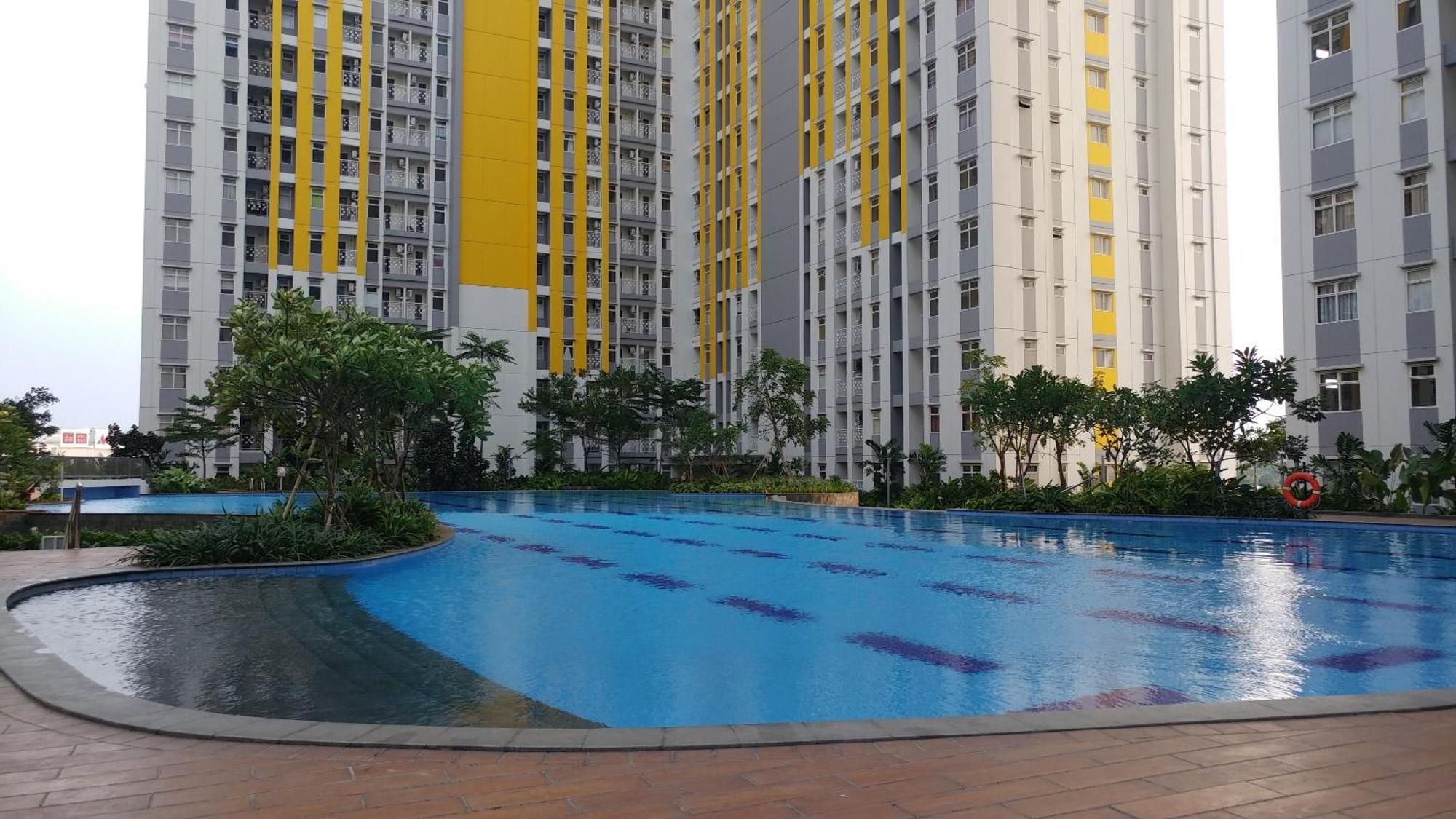 Modern And Comfortable Studio Apartment Springlake Summarecon Near Summarecon By Travelio Bekasi Exterior foto