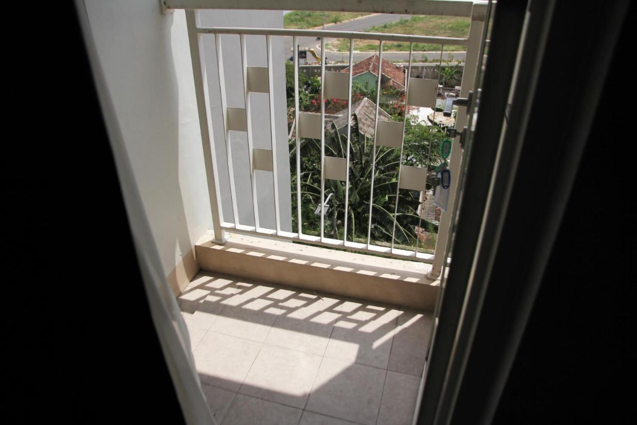 Modern And Comfortable Studio Apartment Springlake Summarecon Near Summarecon By Travelio Bekasi Exterior foto