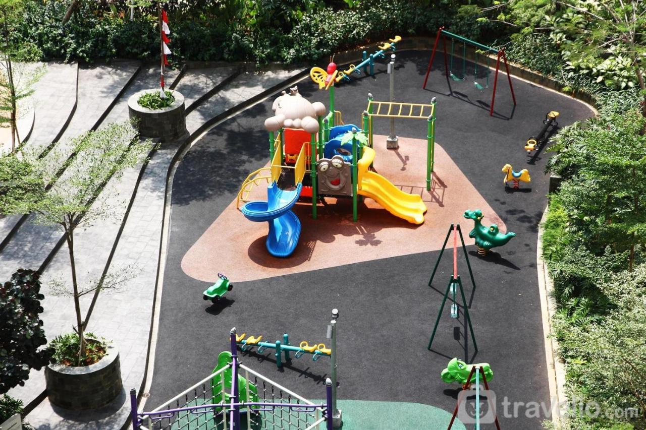 Modern And Comfortable Studio Apartment Springlake Summarecon Near Summarecon By Travelio Bekasi Exterior foto